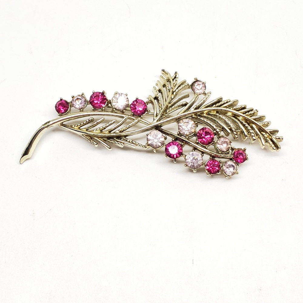 Coro Pegasus light and bright Pink Rhinestones